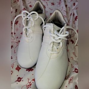 NWT Adidas Isabelle Golf shoes size 7